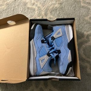 Jordan Retro 4 “University Blue” Youth Shoes